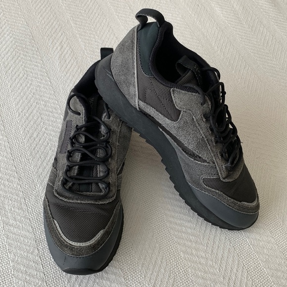 Reebok Other - REEBOK boys sneakers.